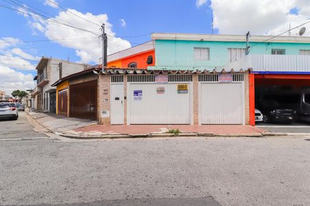 Casa para alugar com 150m², 4 quartos e 2 vagasFachada