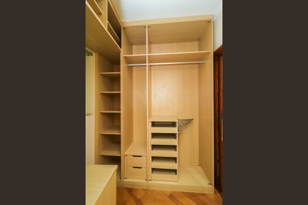 Casa para alugar com 150m², 4 quartos e 2 vagasCloset da Suíte 1