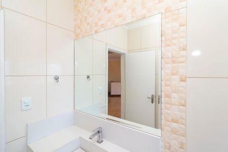 Casa para alugar com 150m², 4 quartos e 2 vagasBanheiro Social