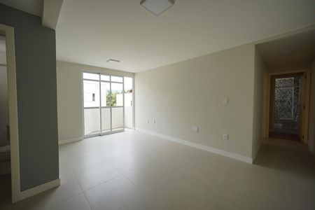 Sala de apartamento para alugar com 2 quartos, 69m² em Trindade, Florianópolis