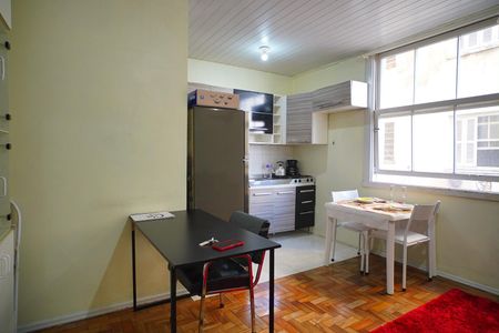 Cozinha  de apartamento para alugar com 1 quarto, 45m² em Floresta, Porto Alegre