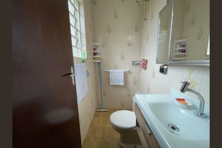 Casa à venda com 120m², 3 quartos e 3 vagasBanheiro do Quarto 1