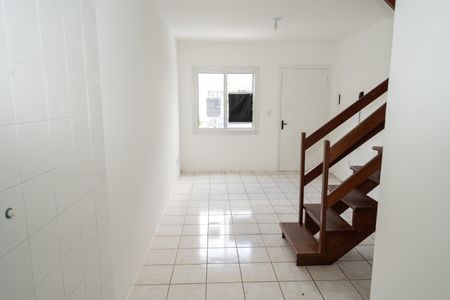 Sala de casa de condomínio à venda com 2 quartos, 74m² em Morro Santana, Porto Alegre