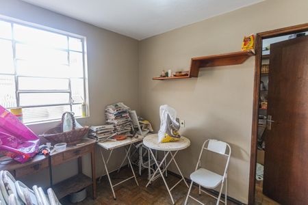 Casa à venda com 640m², 6 quartos e 3 vagas Casa à venda com 640m², 6 quartos e 3 vagasQuarto de Serviço