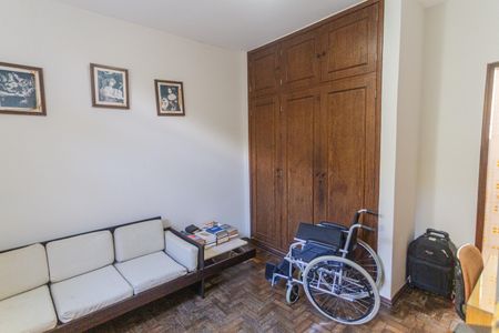 Casa à venda com 640m², 6 quartos e 3 vagas Casa à venda com 640m², 6 quartos e 3 vagasSuíte 2