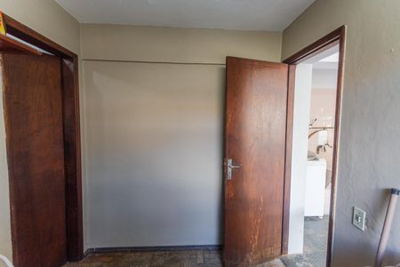 Casa à venda com 640m², 6 quartos e 3 vagas Casa à venda com 640m², 6 quartos e 3 vagasQuarto de Serviço