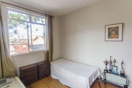 Casa à venda com 640m², 6 quartos e 3 vagas Casa à venda com 640m², 6 quartos e 3 vagasQuarto 3