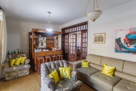 Sala de casa à venda com 6 quartos, 640m² em Santa Efigênia, Belo Horizonte