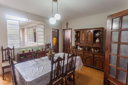 Casa à venda com 640m², 6 quartos e 3 vagas Casa à venda com 640m², 6 quartos e 3 vagasCopa