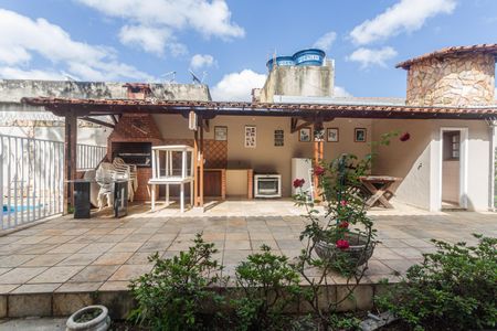 Casa à venda com 640m², 6 quartos e 3 vagas Casa à venda com 640m², 6 quartos e 3 vagasEspaço Gourmet - Churrasqueira