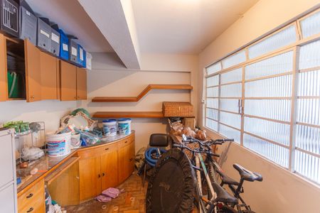 Casa à venda com 640m², 6 quartos e 3 vagas Casa à venda com 640m², 6 quartos e 3 vagasQuarto 6 no Andar de Baixo