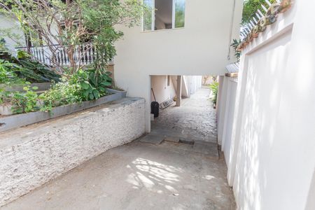 Casa à venda com 640m², 6 quartos e 3 vagas Casa à venda com 640m², 6 quartos e 3 vagasGaragem