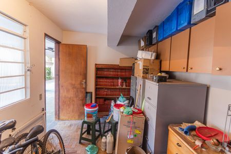 Casa à venda com 640m², 6 quartos e 3 vagas Casa à venda com 640m², 6 quartos e 3 vagasQuarto 6 no Andar de Baixo