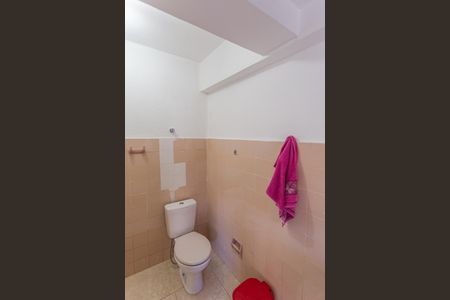 Casa à venda com 640m², 6 quartos e 3 vagas Casa à venda com 640m², 6 quartos e 3 vagasBanheiro de serviço