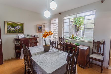 Casa à venda com 640m², 6 quartos e 3 vagas Casa à venda com 640m², 6 quartos e 3 vagasCopa