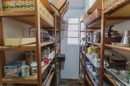 Casa à venda com 640m², 6 quartos e 3 vagas Casa à venda com 640m², 6 quartos e 3 vagasDespensa no Quarto de Serviço