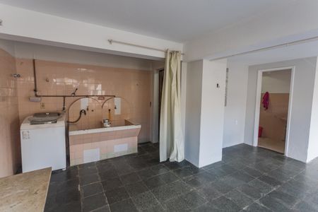 Casa à venda com 640m², 6 quartos e 3 vagas Casa à venda com 640m², 6 quartos e 3 vagasÁrea de Serviço