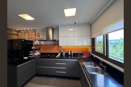 Apartamento para alugar com 169m², 3 quartos e 3 vagasCozinha e Área de Serviço