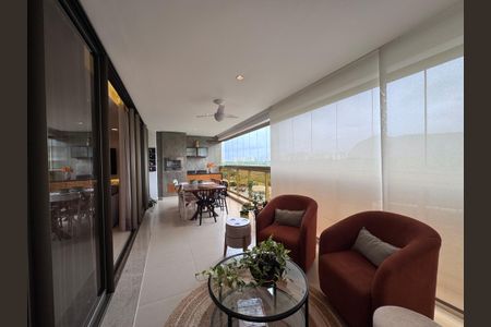 Apartamento para alugar com 169m², 3 quartos e 3 vagasVaranda