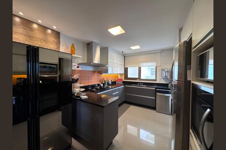 Apartamento para alugar com 169m², 3 quartos e 3 vagasCozinha e Área de Serviço