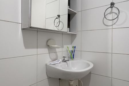 Apartamento para alugar com 46m², 2 quartos e sem vaga Apartamento para alugar com 46m², 2 quartos e sem vagaBanheiro