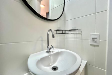 Banheiro de kitnet/studio para alugar com 1 quarto, 25m² em Vila Santa Catarina, São Paulo