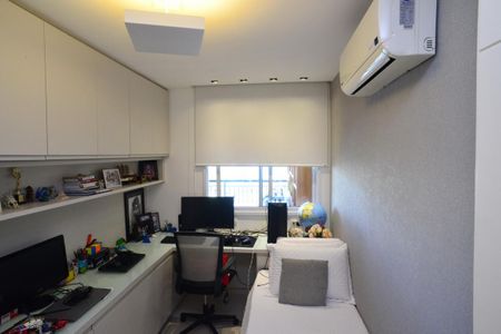 Apartamento à venda com 169m², 4 quartos e 3 vagasQuarto