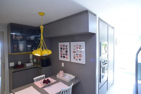 Apartamento à venda com 169m², 4 quartos e 3 vagasCozinha