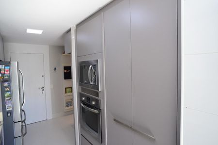 Apartamento à venda com 169m², 4 quartos e 3 vagasCozinha
