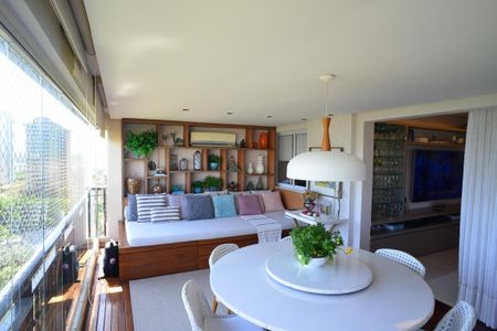 Varanda de apartamento à venda com 4 quartos, 169m² em Barra da Tijuca, Rio de Janeiro