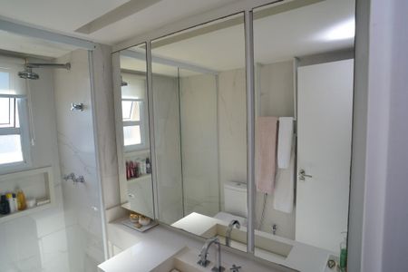 Apartamento à venda com 169m², 4 quartos e 3 vagasBanheiro Suíte Principal