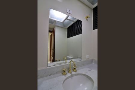 Apartamento para alugar com 320m², 4 quartos e 4 vagasLavabo