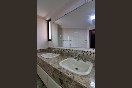 Apartamento para alugar com 320m², 4 quartos e 4 vagasQuarto 4 - Suíte 