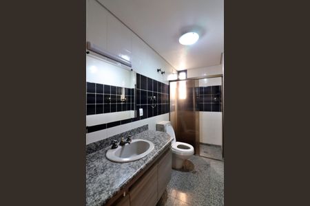 Apartamento para alugar com 320m², 4 quartos e 4 vagasBanheiro Social