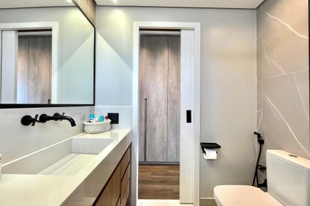 Apartamento à venda com 152m², 2 quartos e 2 vagasBanheiro da Suíte 2