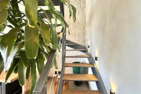 Apartamento à venda com 152m², 2 quartos e 2 vagasEscada