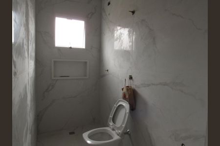 Casa à venda com 140m², 3 quartos e 4 vagasBanheiro da Suíte 1