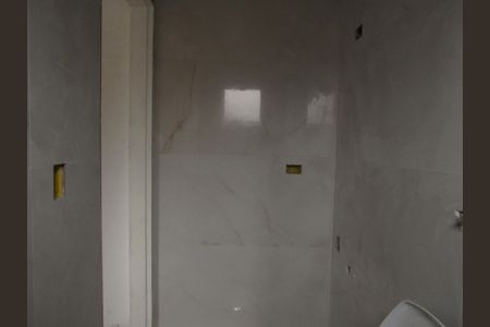 Casa à venda com 140m², 3 quartos e 4 vagasBanheiro da Suíte 2