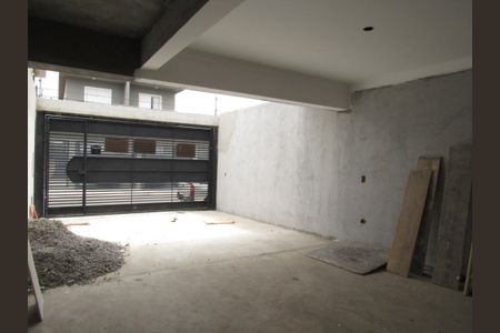 Casa à venda com 140m², 3 quartos e 4 vagasÁrea externa - Garagem