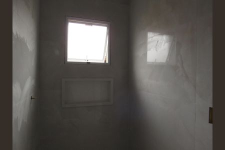 Casa à venda com 140m², 3 quartos e 4 vagasBanheiro da Suíte 2