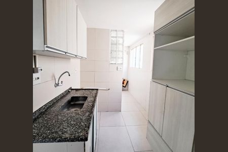 Cozinha de apartamento para alugar com 2 quartos, 46m² em São Pedro, Osasco