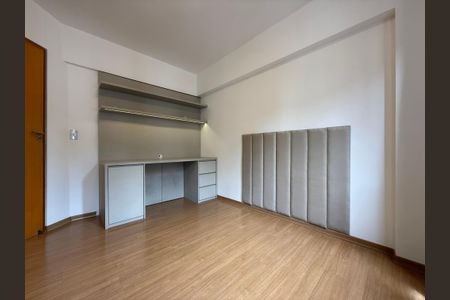 Apartamento à venda com 114m², 4 quartos e 3 vagasQuarto