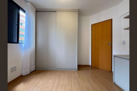 Apartamento à venda com 114m², 4 quartos e 3 vagasQuarto