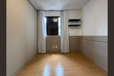 Apartamento à venda com 114m², 4 quartos e 3 vagasQuarto