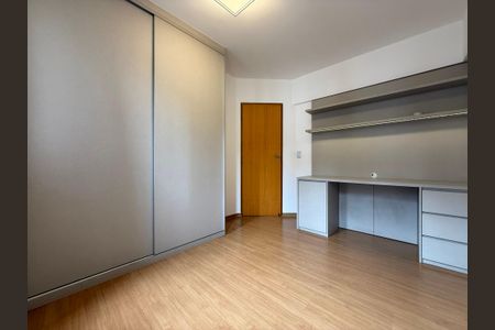Apartamento à venda com 114m², 4 quartos e 3 vagasQuarto