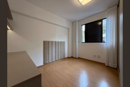 Apartamento à venda com 114m², 4 quartos e 3 vagasQuarto