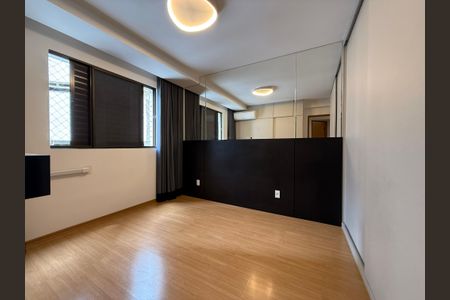 Apartamento à venda com 114m², 4 quartos e 3 vagasQuarto