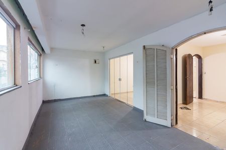 Casa para alugar com 60m², 1 quarto e 1 vagaComodo 