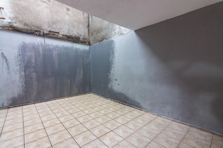Casa para alugar com 60m², 1 quarto e 1 vagaQuintal