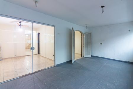 Casa para alugar com 60m², 1 quarto e 1 vagaComodo 